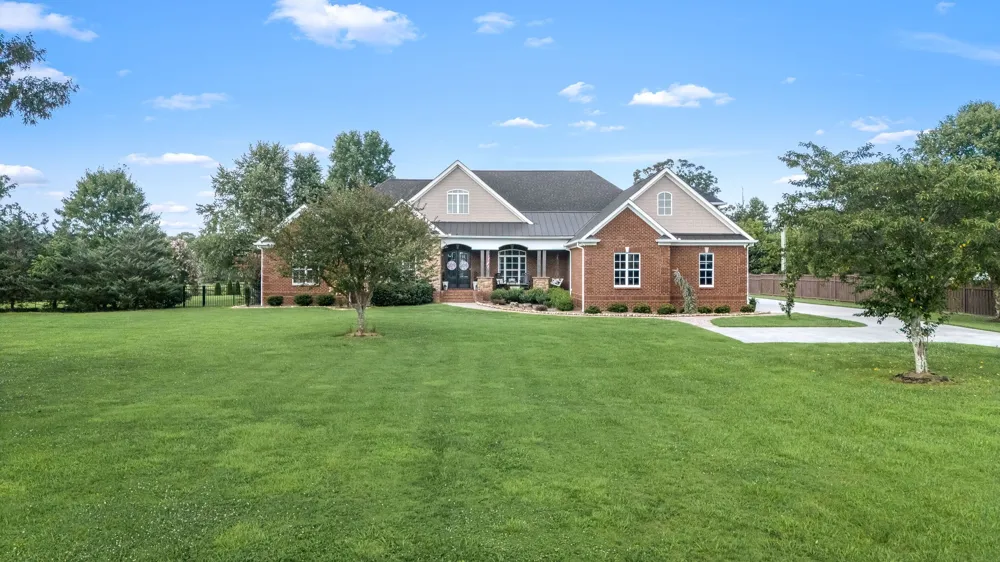 1712 Ledford Mill Rd Normandy, TN 37360