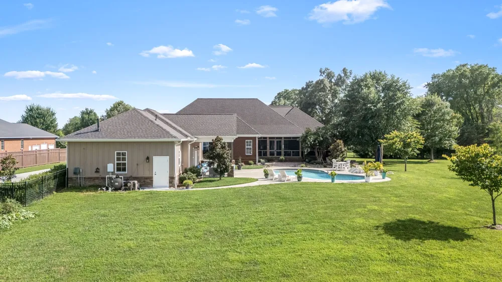 1712 Ledford Mill Rd Normandy, TN 37360