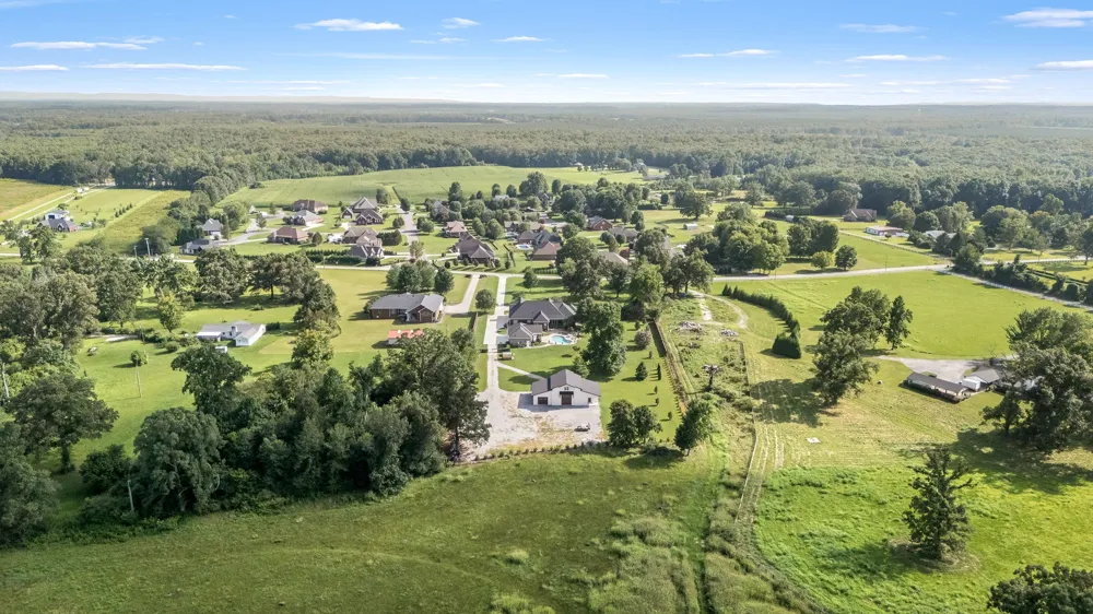 1712 Ledford Mill Rd Normandy, TN 37360