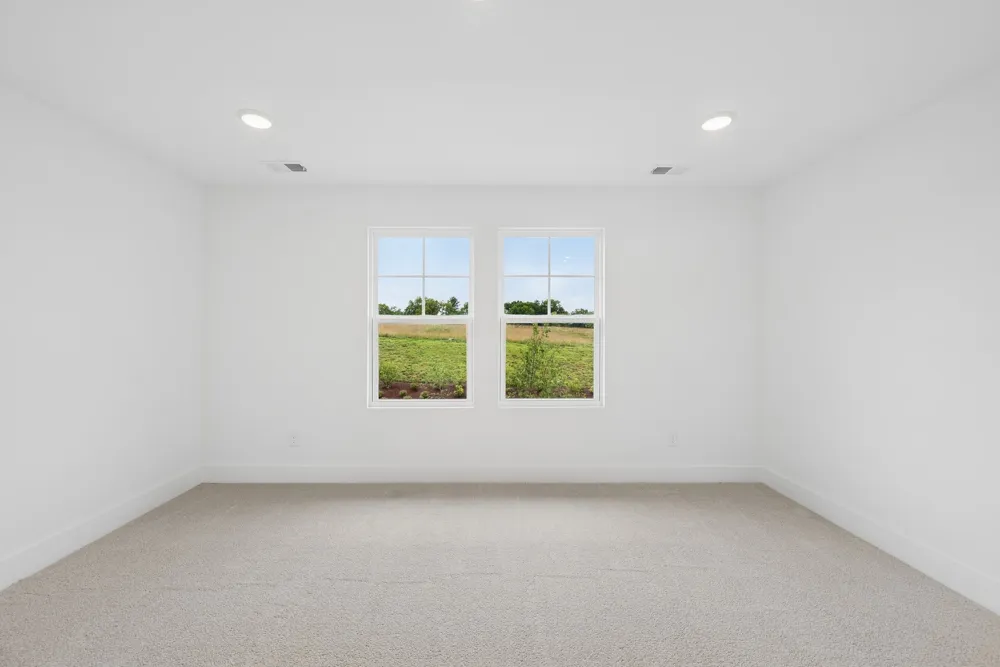 2601 Peaceful Valley Dr Columbia, TN 38401