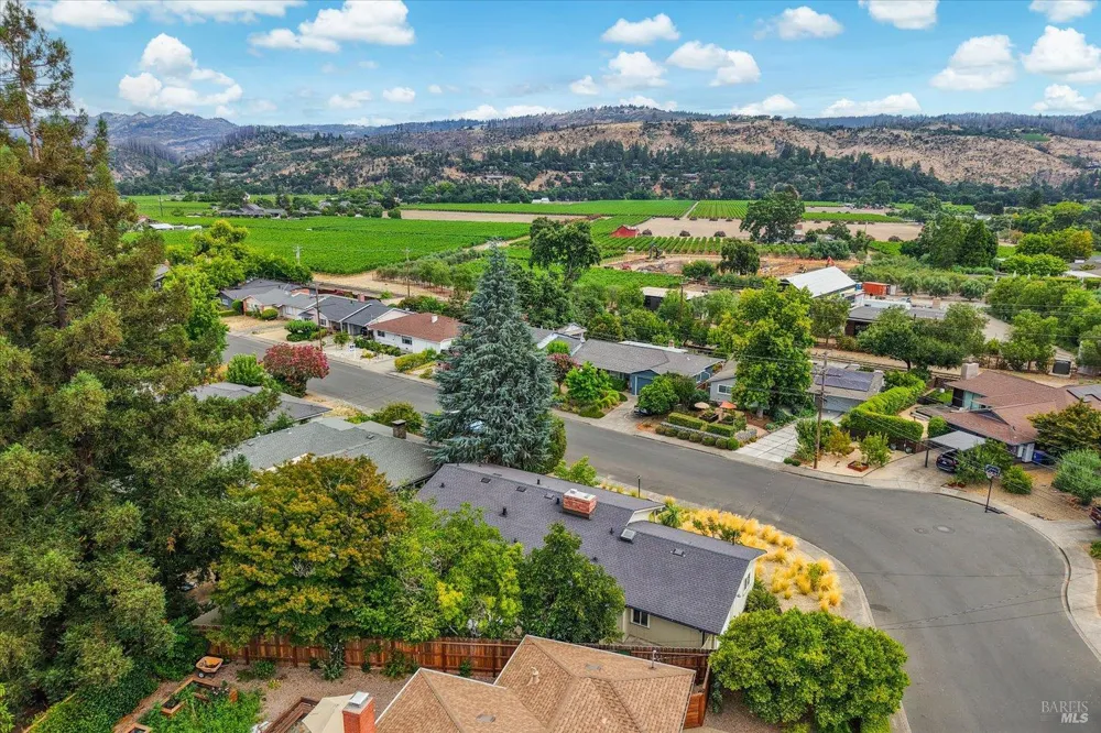 1703 Crinella Drive St. Helena, CA 94574