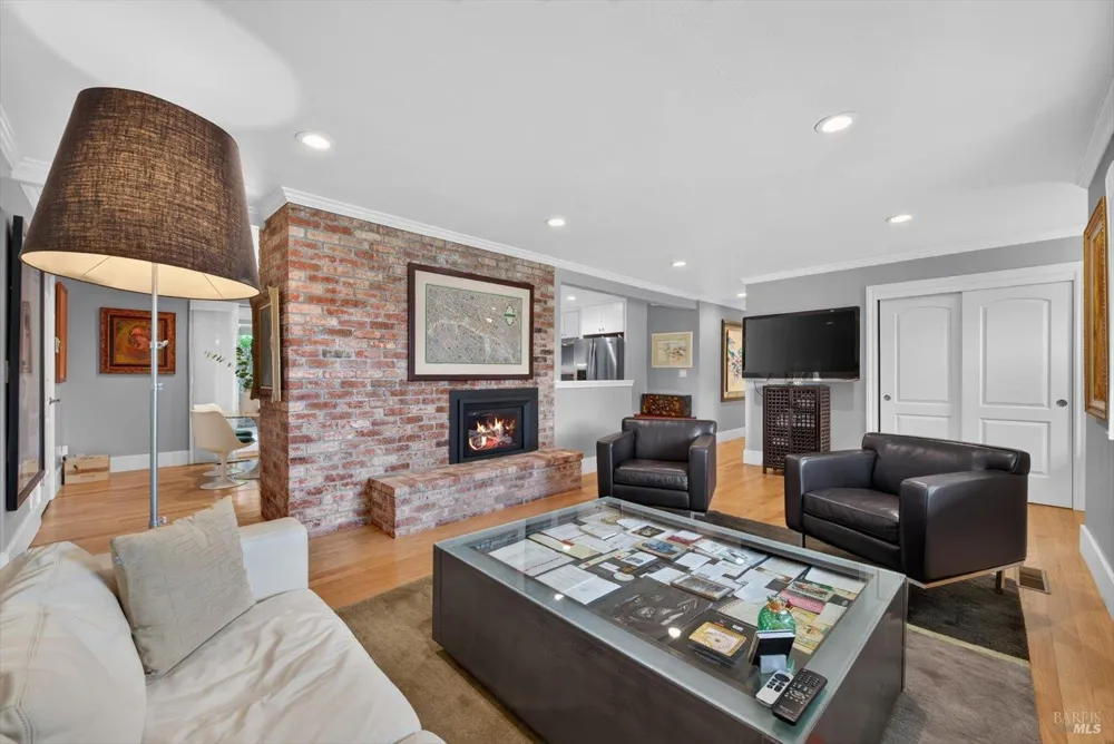1703 Crinella Drive St. Helena, CA 94574