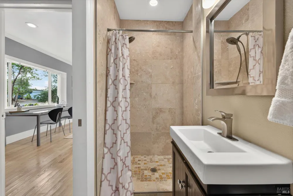 1703 Crinella Drive St. Helena, CA 94574