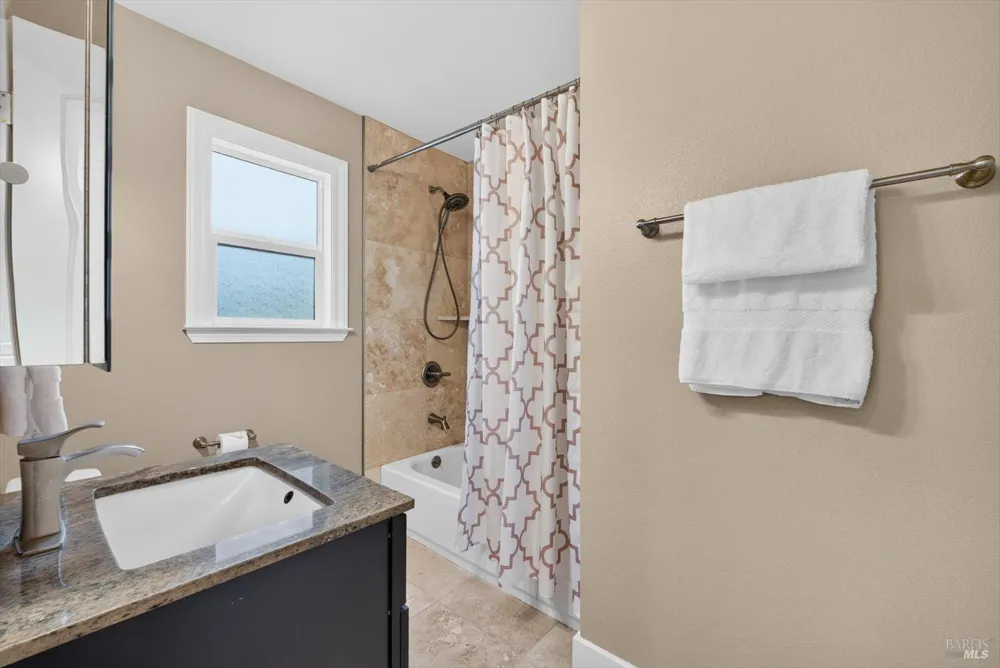 1703 Crinella Drive St. Helena, CA 94574