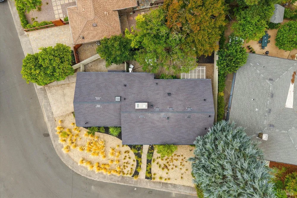 1703 Crinella Drive St. Helena, CA 94574