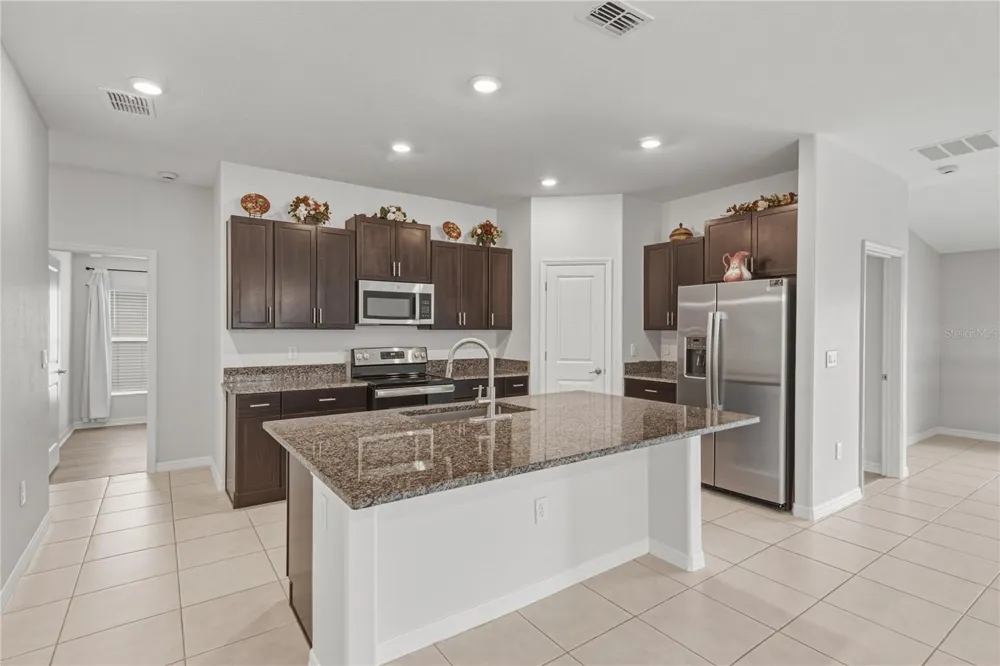 4334 TROTTERS WAY Lakeland, FL 33801