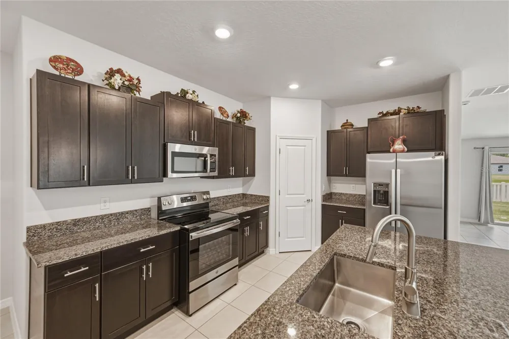 4334 TROTTERS WAY Lakeland, FL 33801