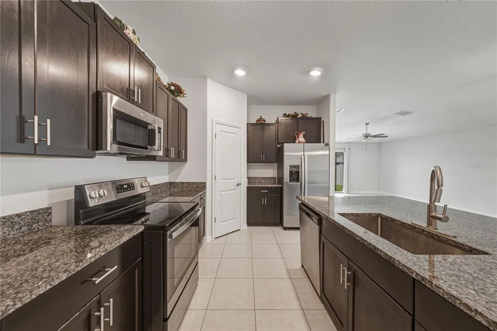 4334 TROTTERS WAY Lakeland, FL 33801
