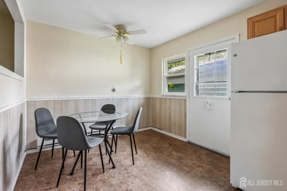 52 cambridge Court #B Lakewood, NJ 08701