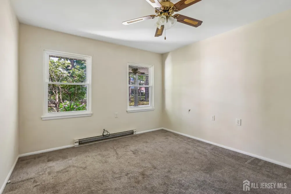 52 cambridge Court #B Lakewood, NJ 08701