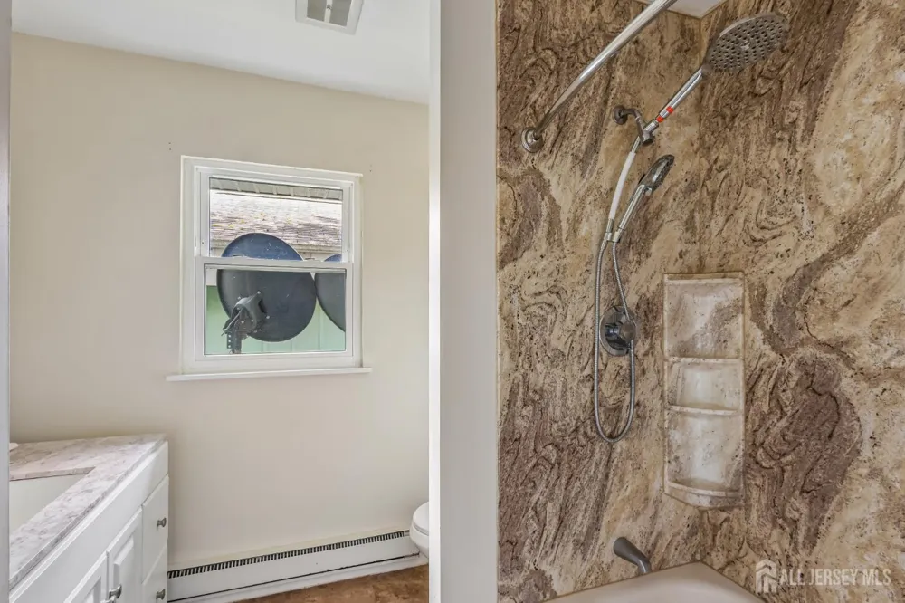 52 cambridge Court #B Lakewood, NJ 08701