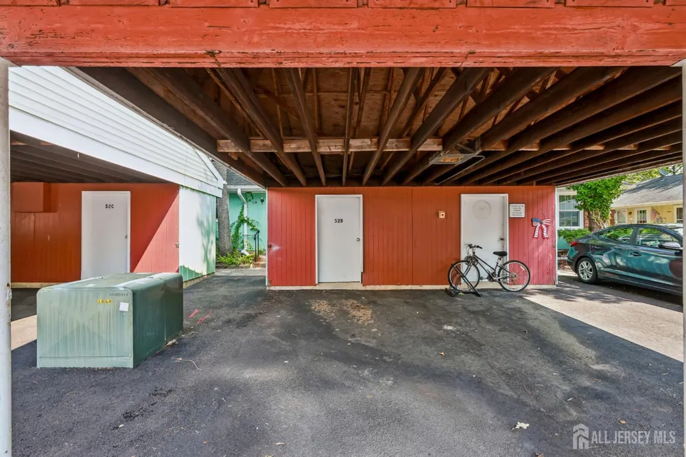 52 cambridge Court #B Lakewood, NJ 08701