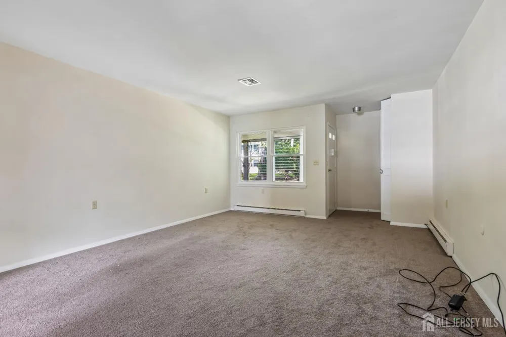 52 cambridge Court #B Lakewood, NJ 08701