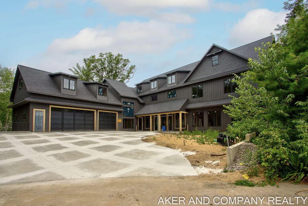16655 Ten Hagen Drive West Olive, MI 49460