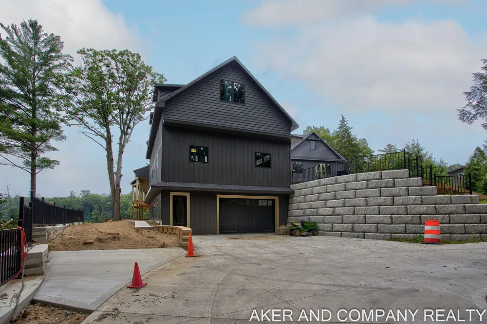 16655 Ten Hagen Drive West Olive, MI 49460
