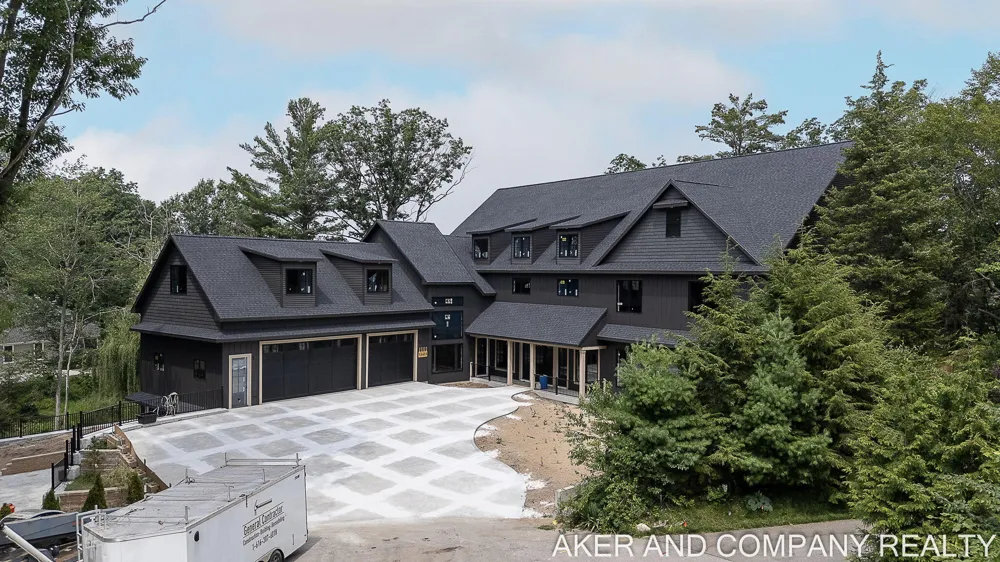 16655 Ten Hagen Drive West Olive, MI 49460