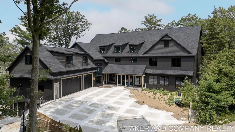 16655 Ten Hagen Drive West Olive, MI 49460