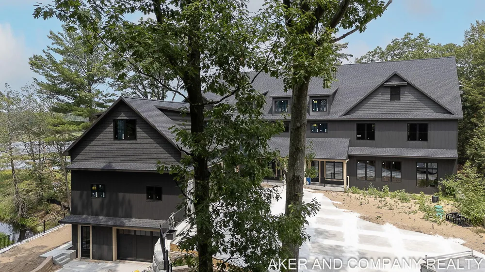 16655 Ten Hagen Drive West Olive, MI 49460