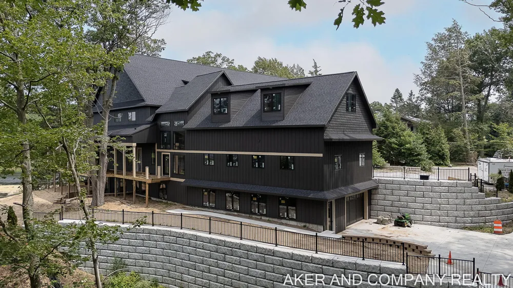 16655 Ten Hagen Drive West Olive, MI 49460