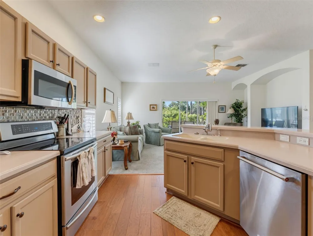 2542 SANDY HILL COURT Holiday, FL 34691