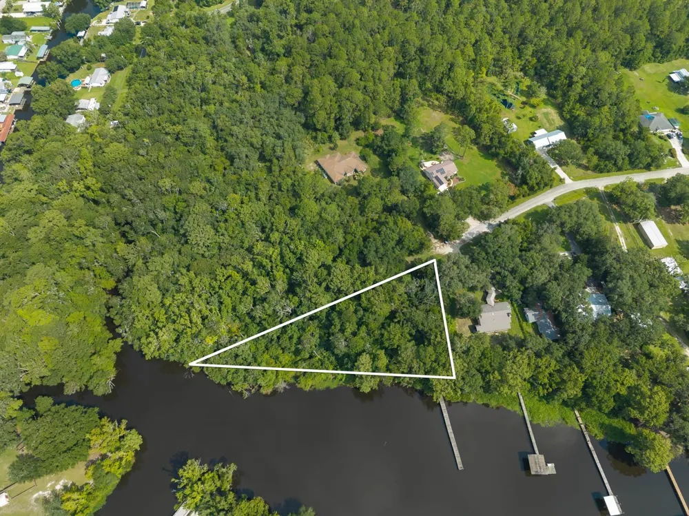 102 CEDAR CREEK ROAD Palatka, FL 32177