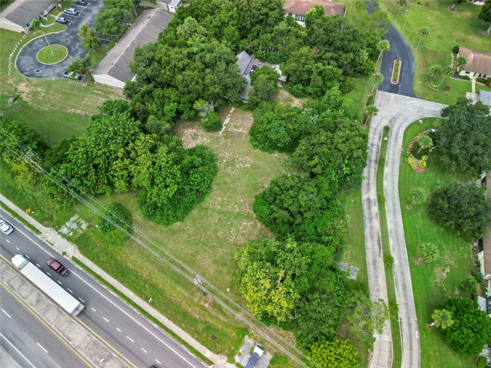 30035 STATE ROAD 19 Tavares, FL 32778