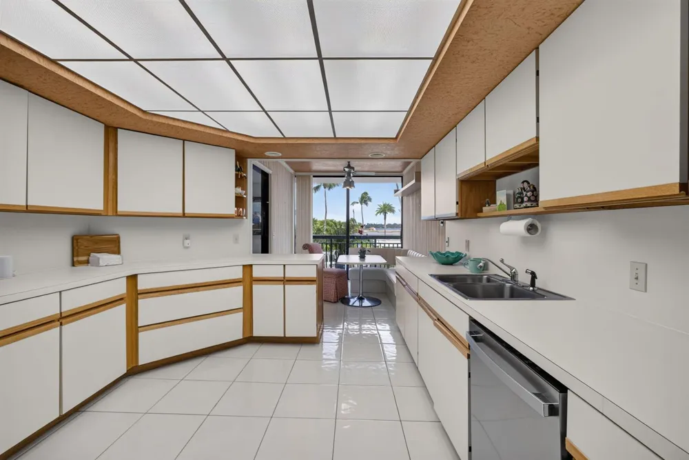 3140 S Ocean Boulevard #101 S Palm Beach, FL 33480
