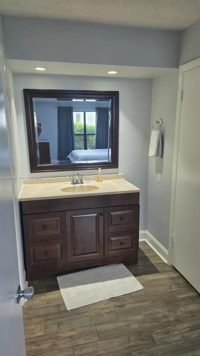 524 Osprey Dr #10B Delray Beach, FL 33444