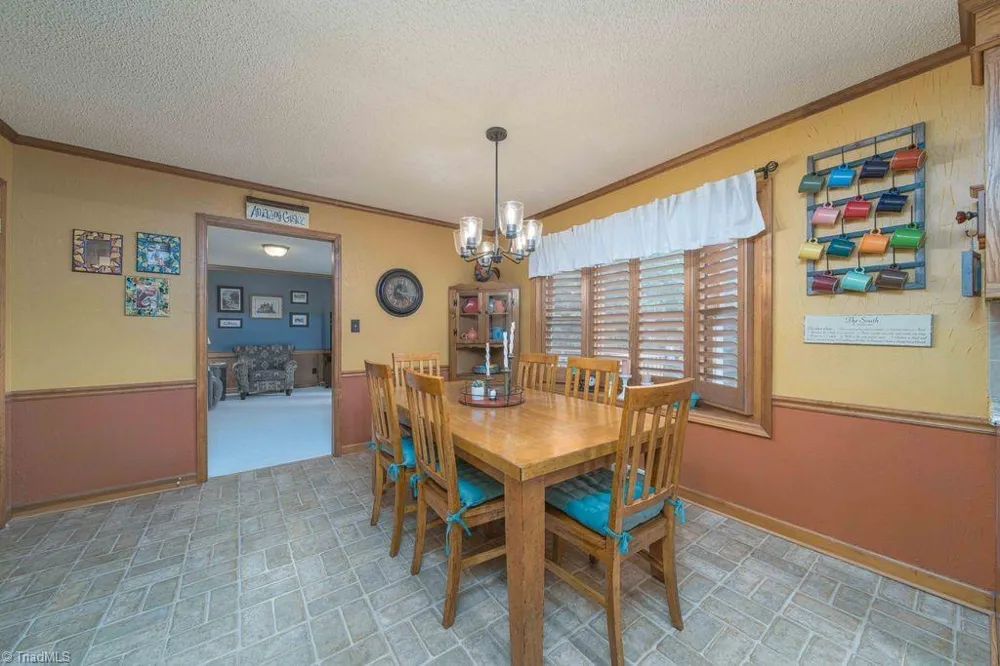 204 Linville Springs Road Kernersville, NC 27284