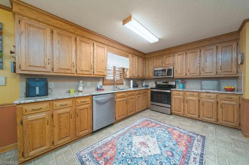 204 Linville Springs Road Kernersville, NC 27284