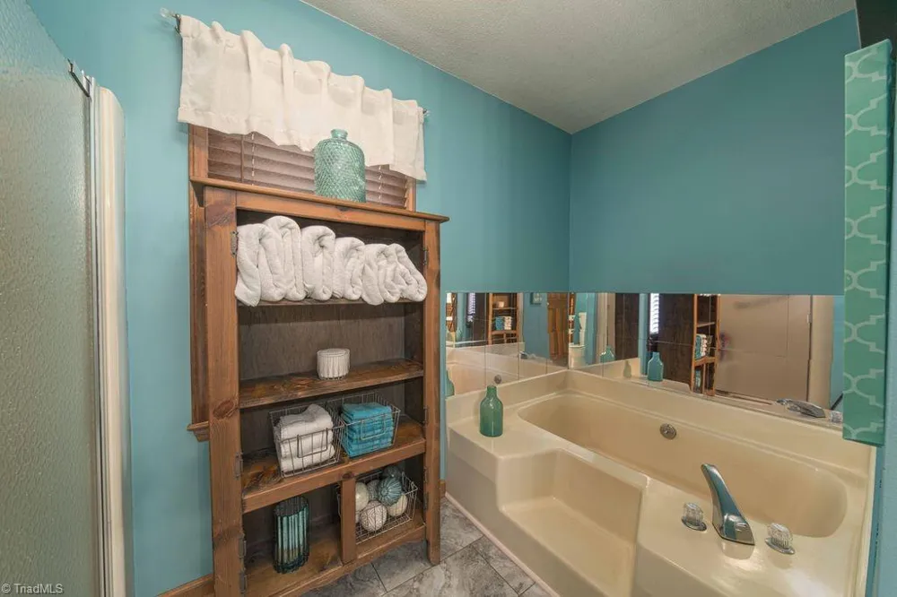 204 Linville Springs Road Kernersville, NC 27284