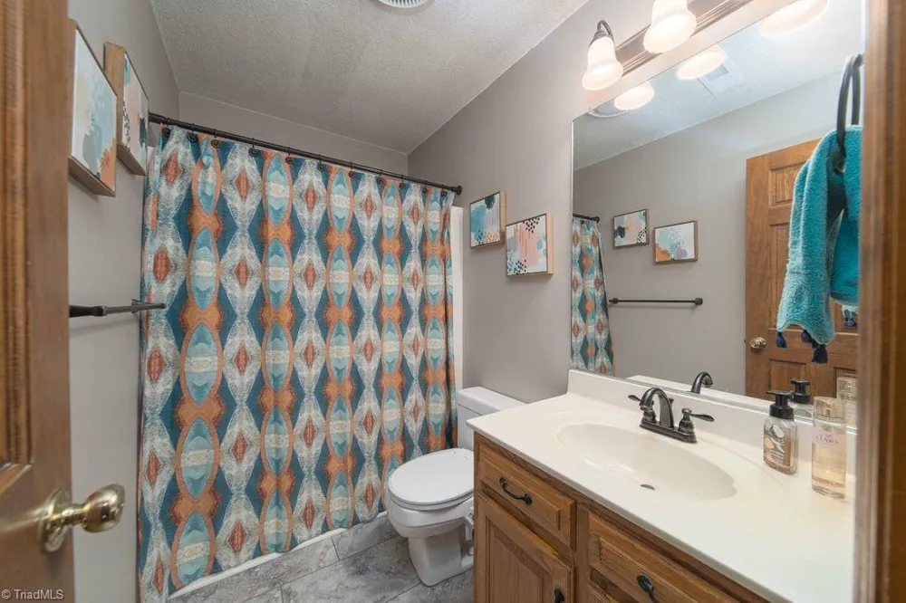 204 Linville Springs Road Kernersville, NC 27284