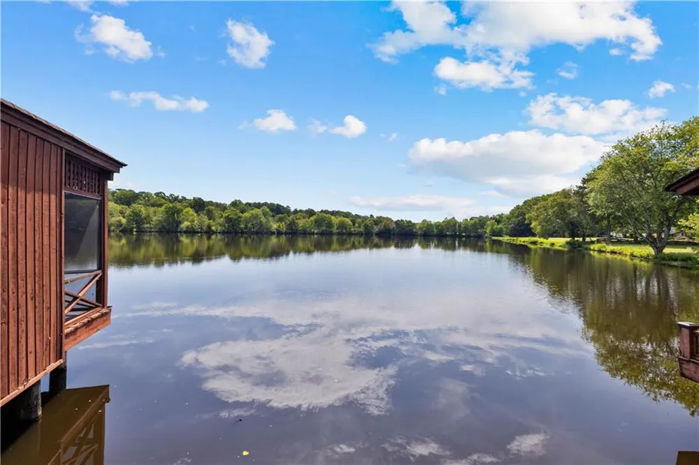 8 Northlake Circle Peachtree City, GA 30269