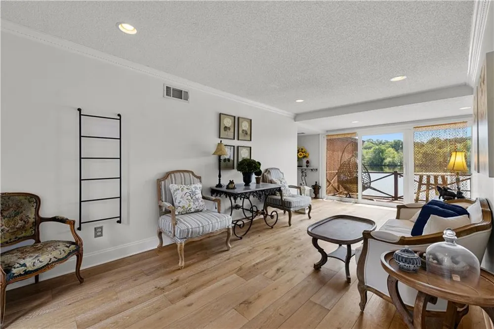 8 Northlake Circle Peachtree City, GA 30269