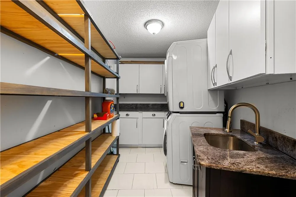 8 Northlake Circle Peachtree City, GA 30269