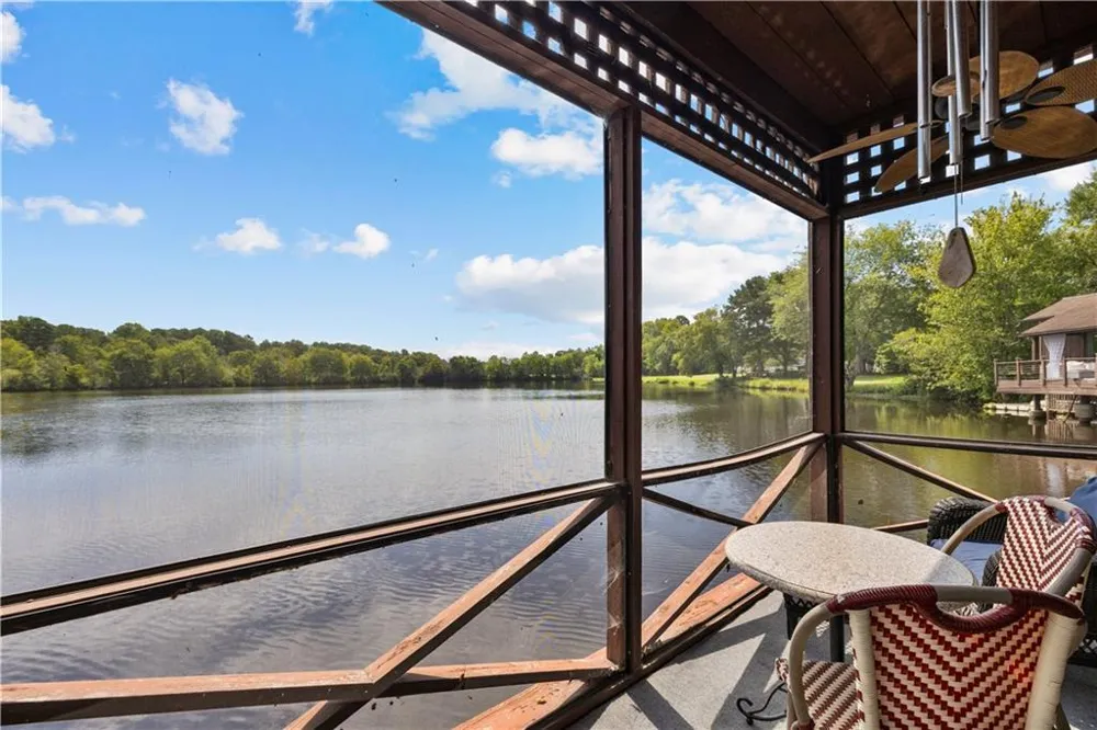8 Northlake Circle Peachtree City, GA 30269