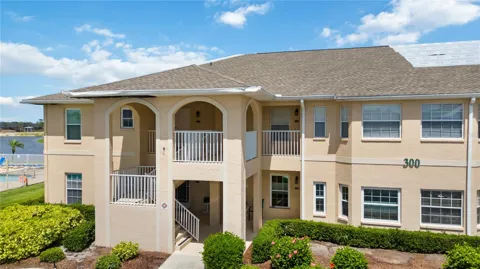 5800 SABAL TRACE DRIVE #301