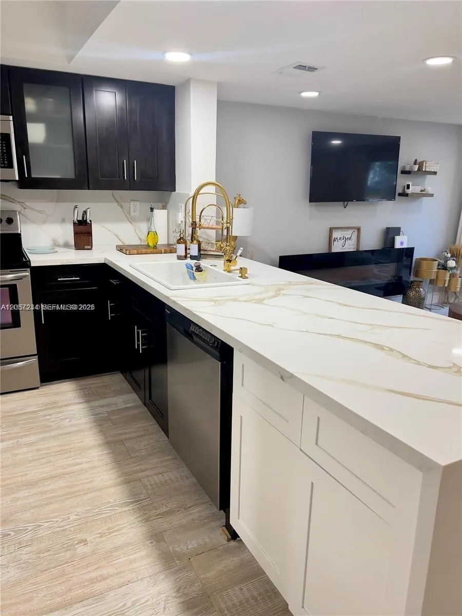 2750 NE 183rd St #1503 Aventura, FL 33160