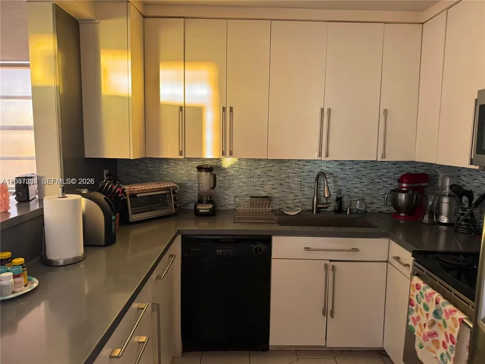 2750 NE 183rd St #1503 Aventura, FL 33160