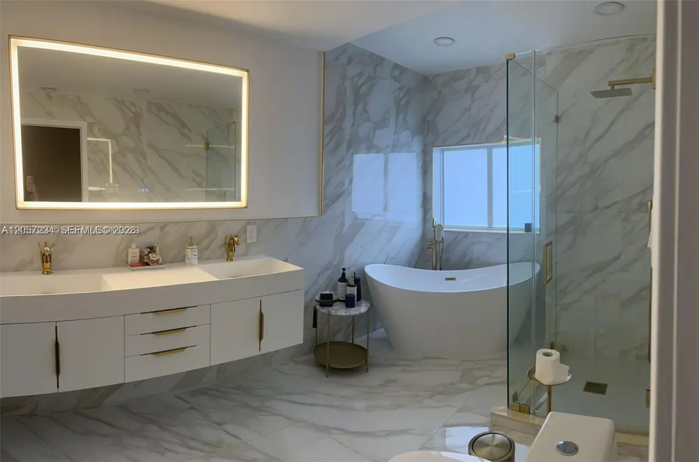 2750 NE 183rd St #1503 Aventura, FL 33160