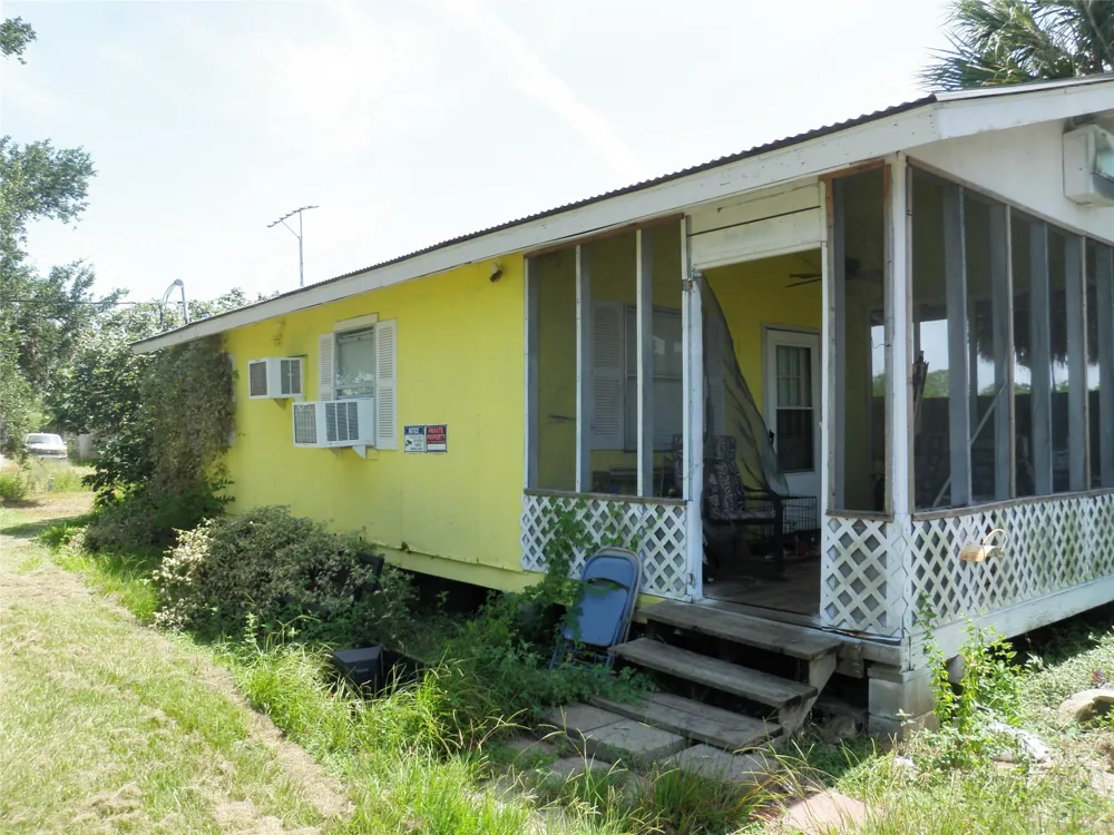 131 St Mary Matagorda, TX 77457