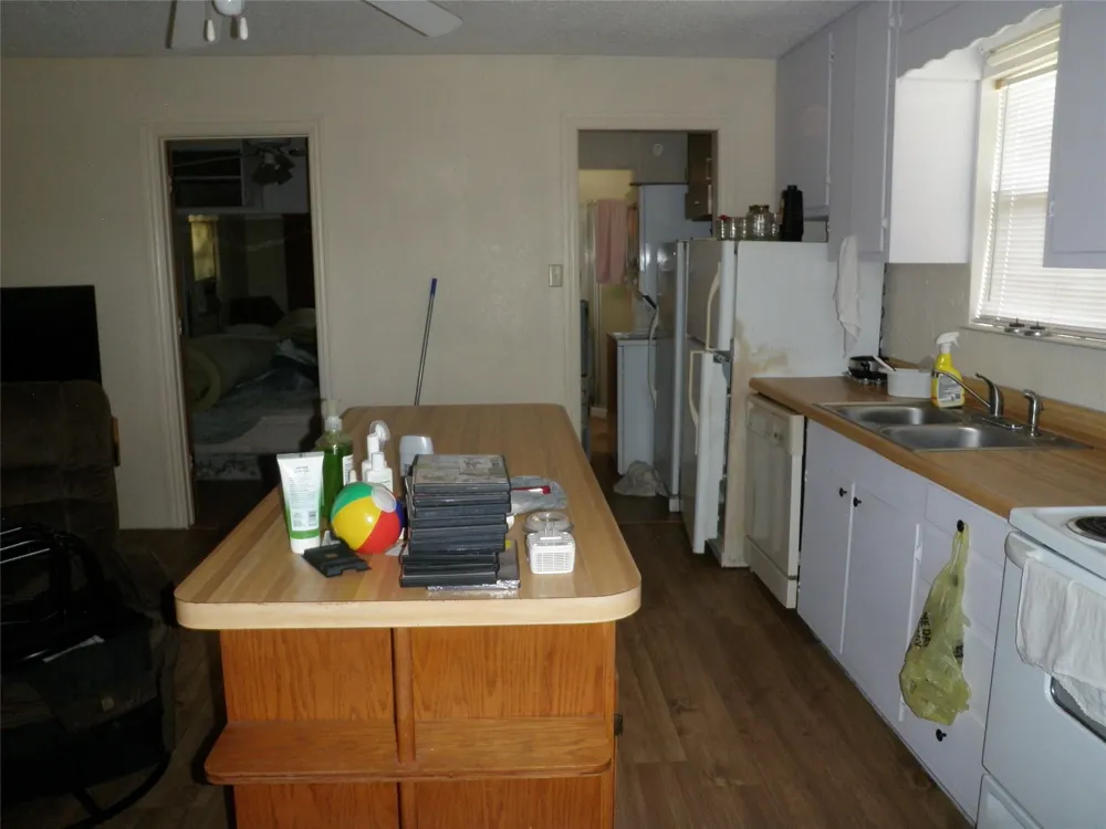 131 St Mary Matagorda, TX 77457