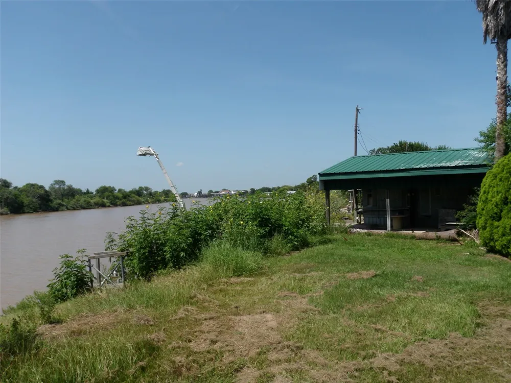 131 St Mary Matagorda, TX 77457