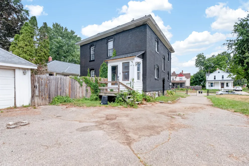 66 Magnolia Avenue Battle Creek, MI 49017