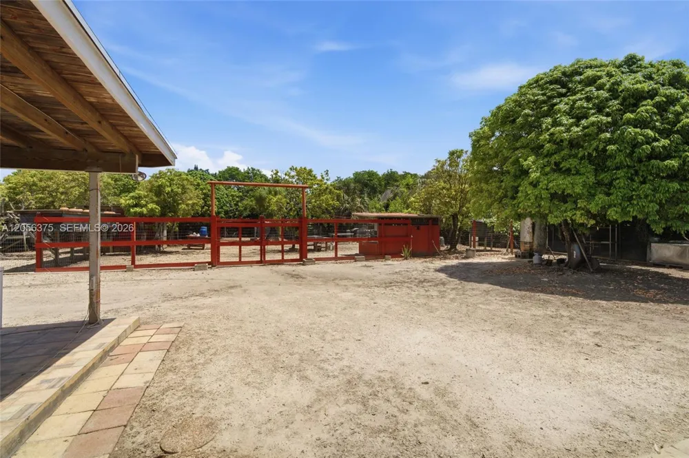19501 SW 236th St Homestead, FL 33031