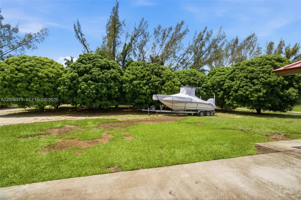 19501 SW 236th St Homestead, FL 33031