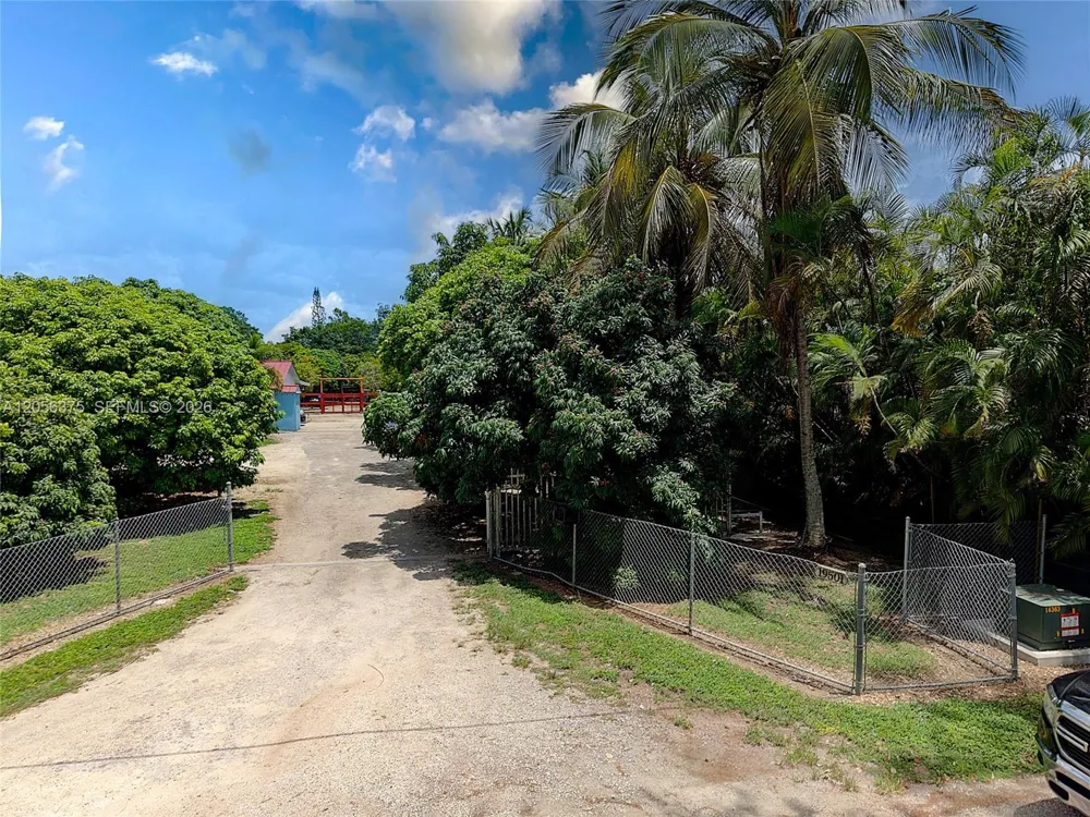 19501 SW 236th St Homestead, FL 33031