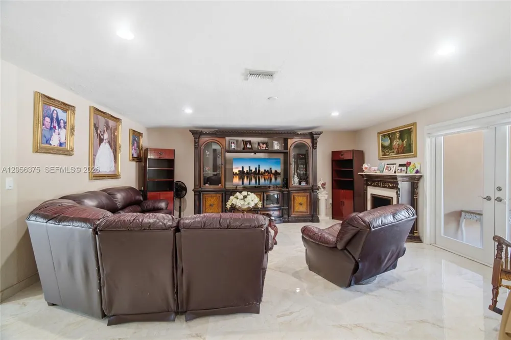 19501 SW 236th St Homestead, FL 33031