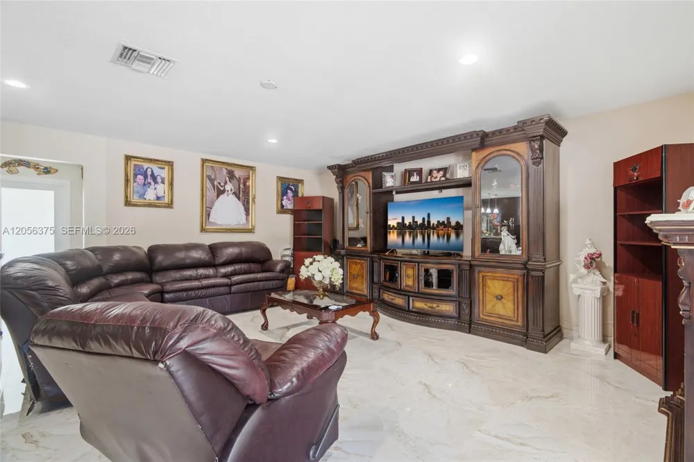 19501 SW 236th St Homestead, FL 33031