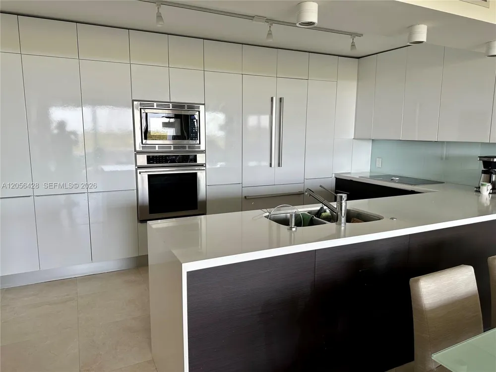 155 OCEAN LANE DR #1004 Key Biscayne, FL 33149